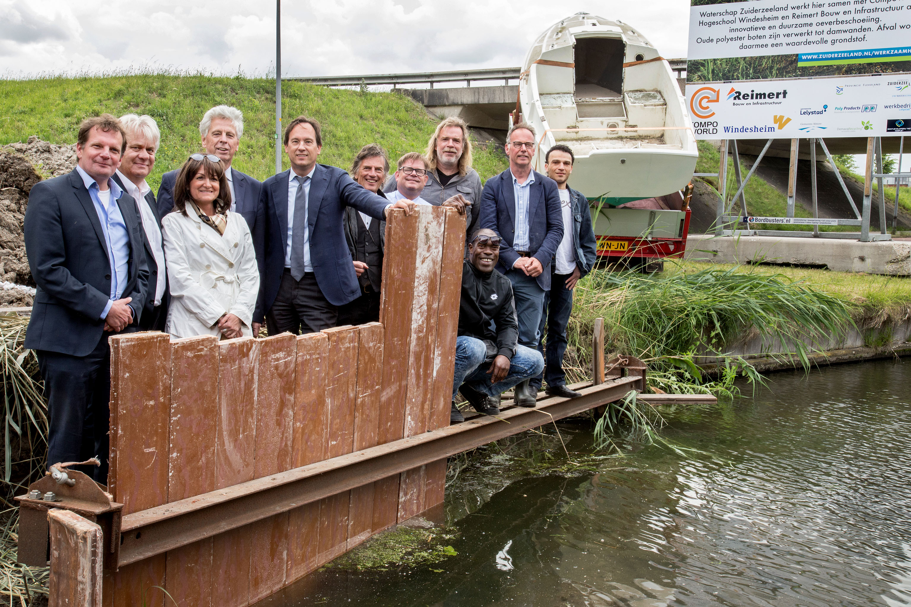 170612 Van de sloot in de wal