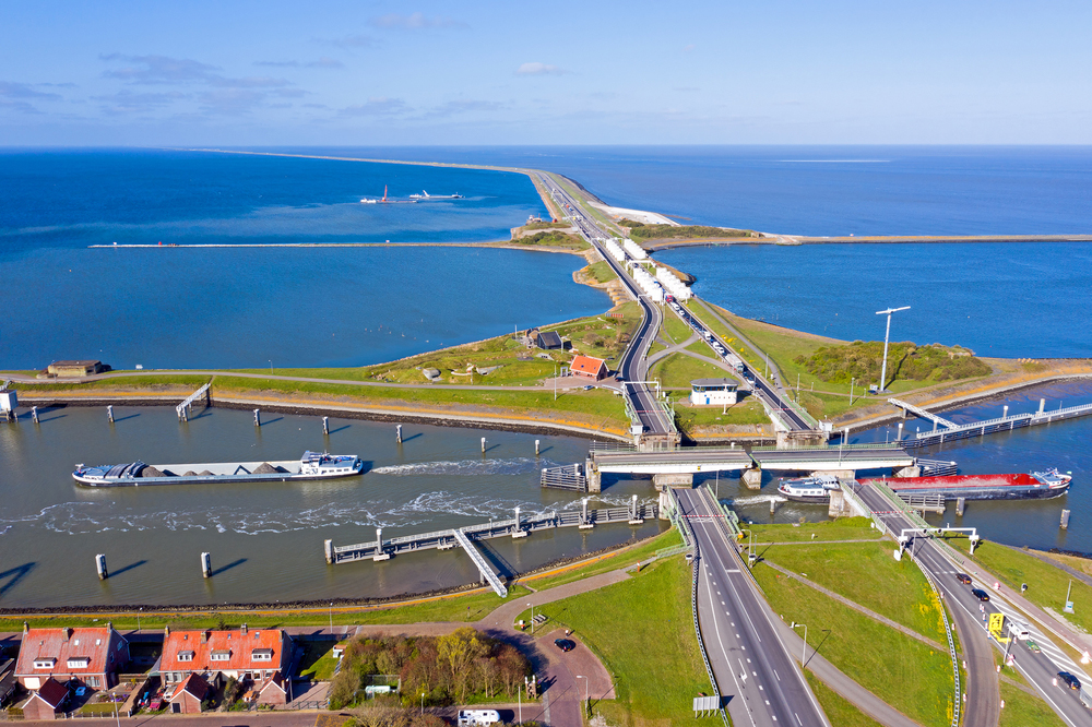 stoffelijk-overschot-gevonden-bij-sluizen-kornwerderzand