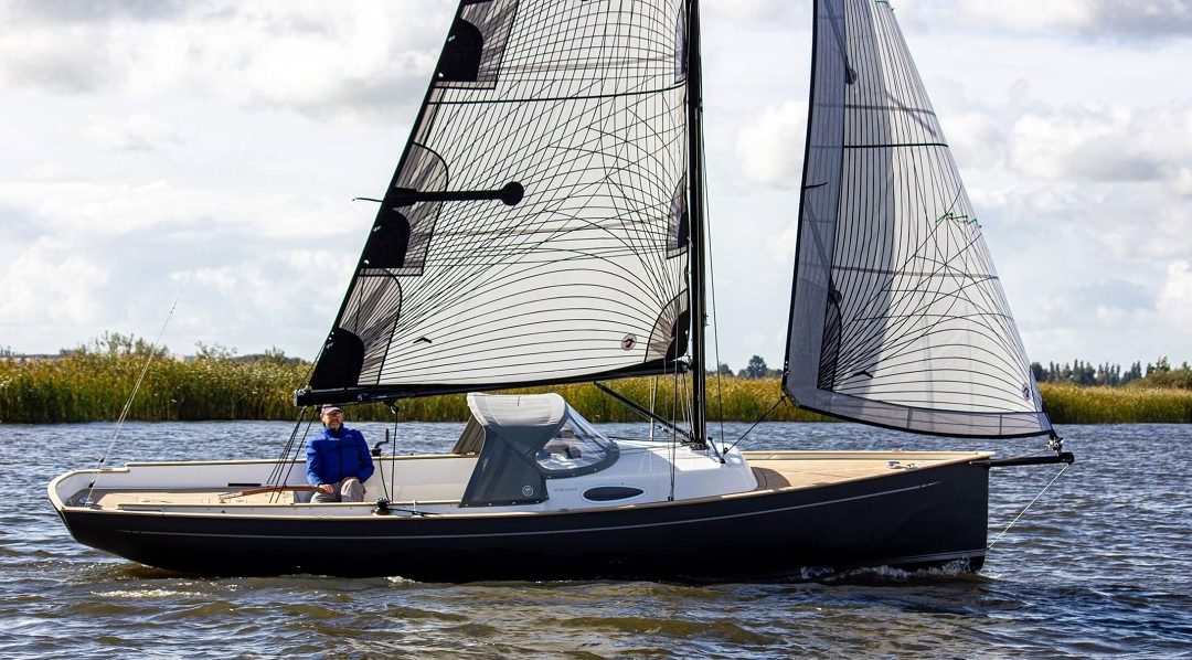 Hoora Watersport benoemt YachtFull International tot sales agent voor Day.M8