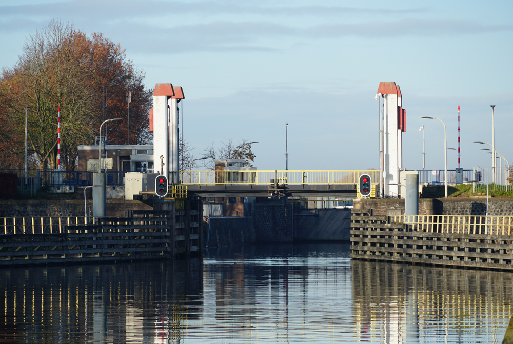 gestuntel-door-nieuwe-watersporters-in-sluizen