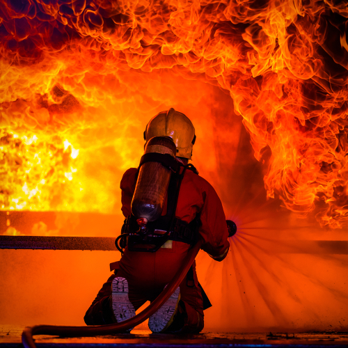 plezierjacht-volledig-uitgebrand-in-noord-scharwoude