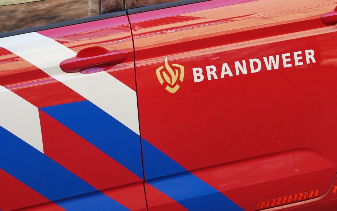 Speedboot in haven van Tiel brandt volledig uit