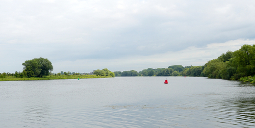 lange-wachttijden-voor-sluis-voorspeld-door-lage-waterstand-van-de-maas