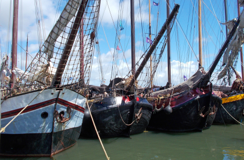 Schippers van Hollandsche Zeilvloot dreigen kopje onder te gaan