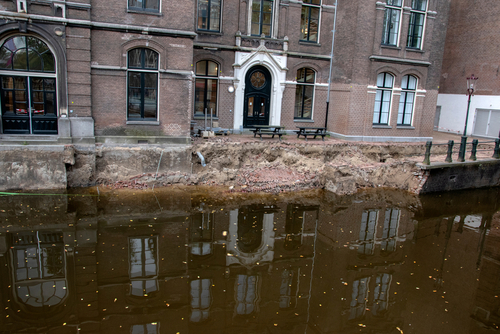 boten-spelen-waarschijnlijk-rol-bij-ingestorte-grimburgwal