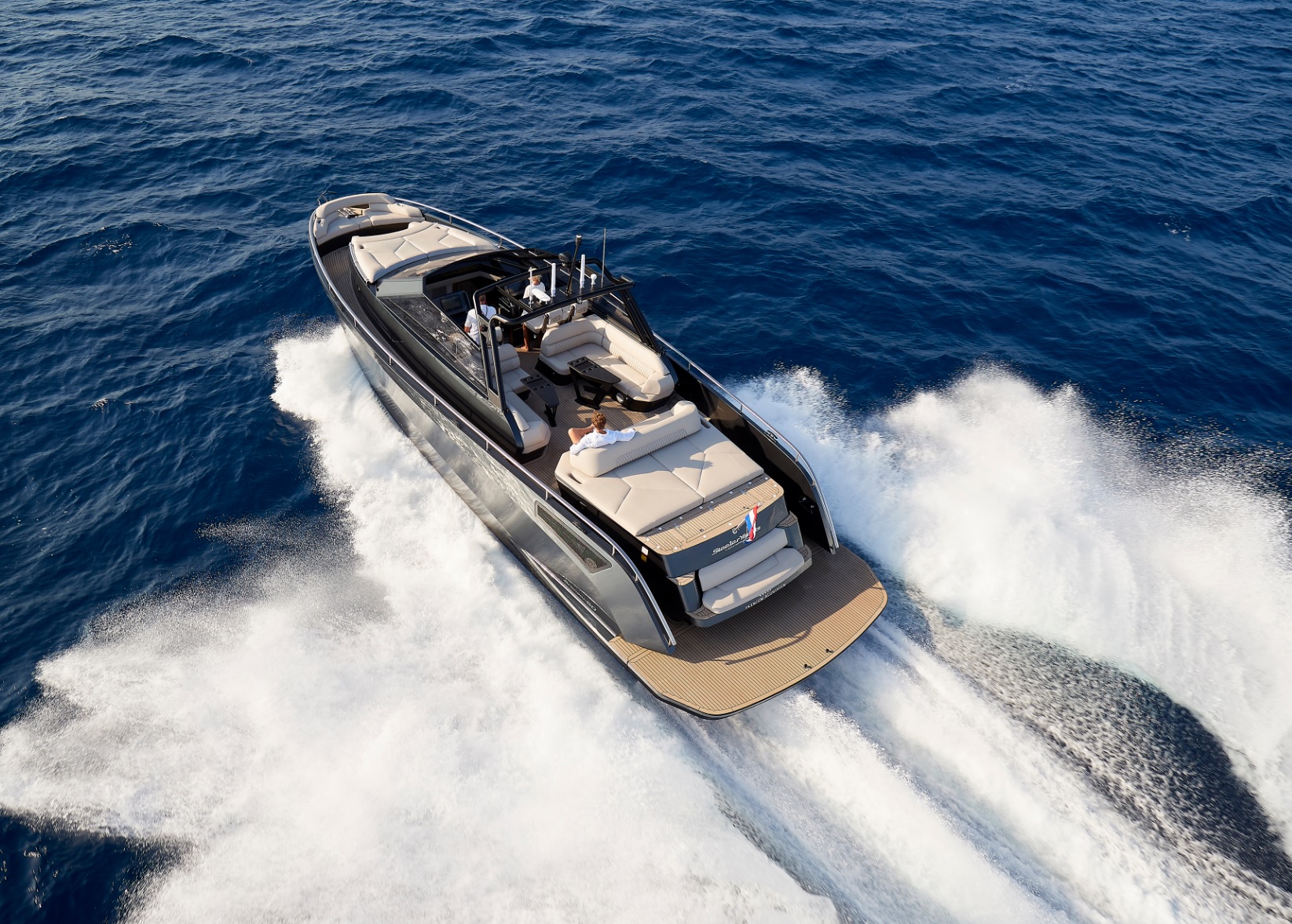 bronson-50-van-steeler-yachts-genomineerd-voor-european-powerboat-of-the-year-2021