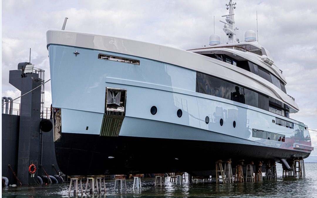 Admiral laat 48 meter lang superjacht Crocus te water