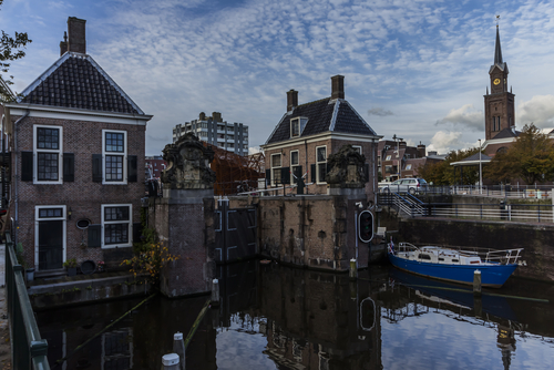 pleziervaart-heeft-weer-beperkte-toegang-tot-wilhelminasluis-in-zaandam