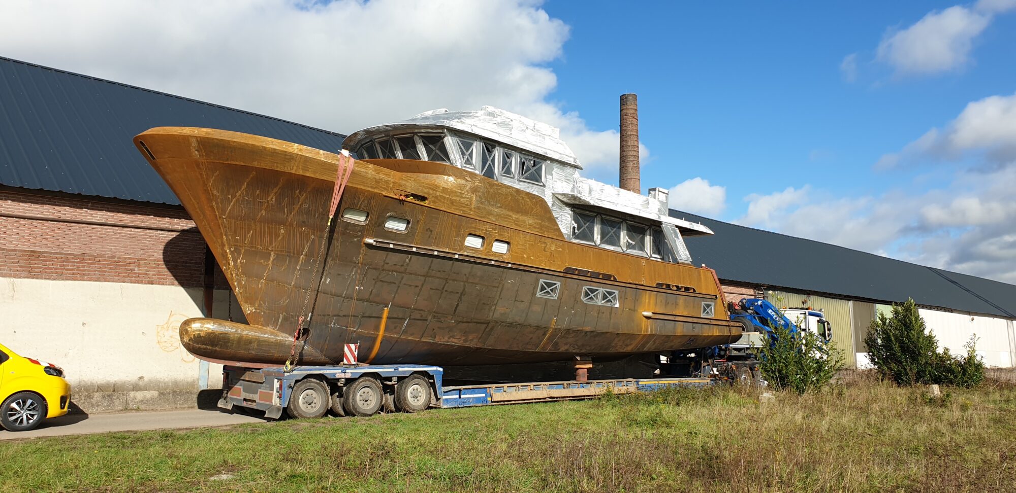 euroship-services-levert-casco-op-van-nieuwe-delfino-64-met-verhoogde-stuurhut