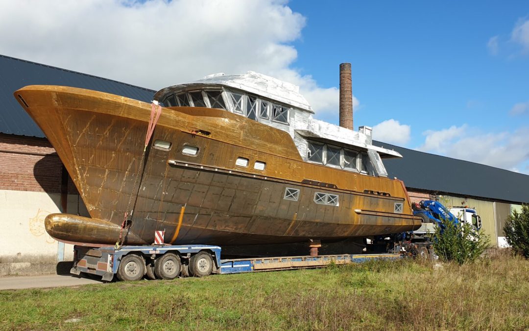 Euroship Services levert casco op van nieuwe Delfino 64 met verhoogde stuurhut