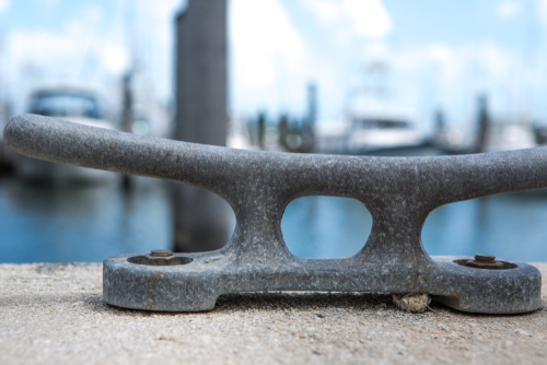 Plezierjacht in brand door accu