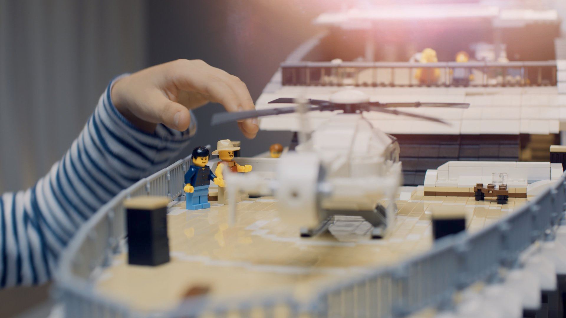 megajacht-van-heesen-yachts-in-lego-(video)