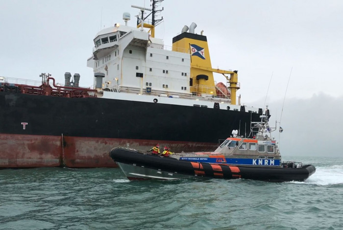 Kerstbroden bezorgt door KNRM Scheveningen