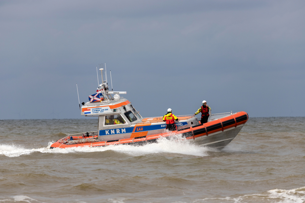 Zeilboot met motorproblemen op het Veerse Meer
