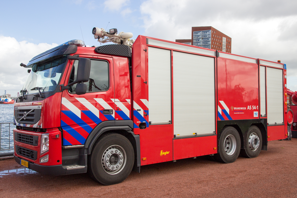 ontploffing-op-speedboot-bij-amsterdamse-haven