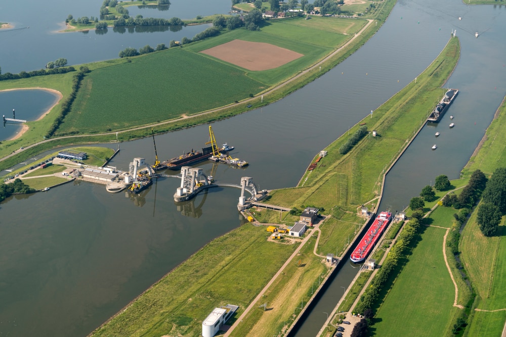 beroeps-en-recreatievaart-tevreden-over-renovatie-stuwensemble-nederrijn-en-lek