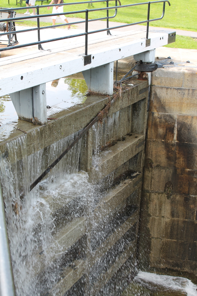 rijkswaterstaat-gaat-werken-aan-sluis-heel