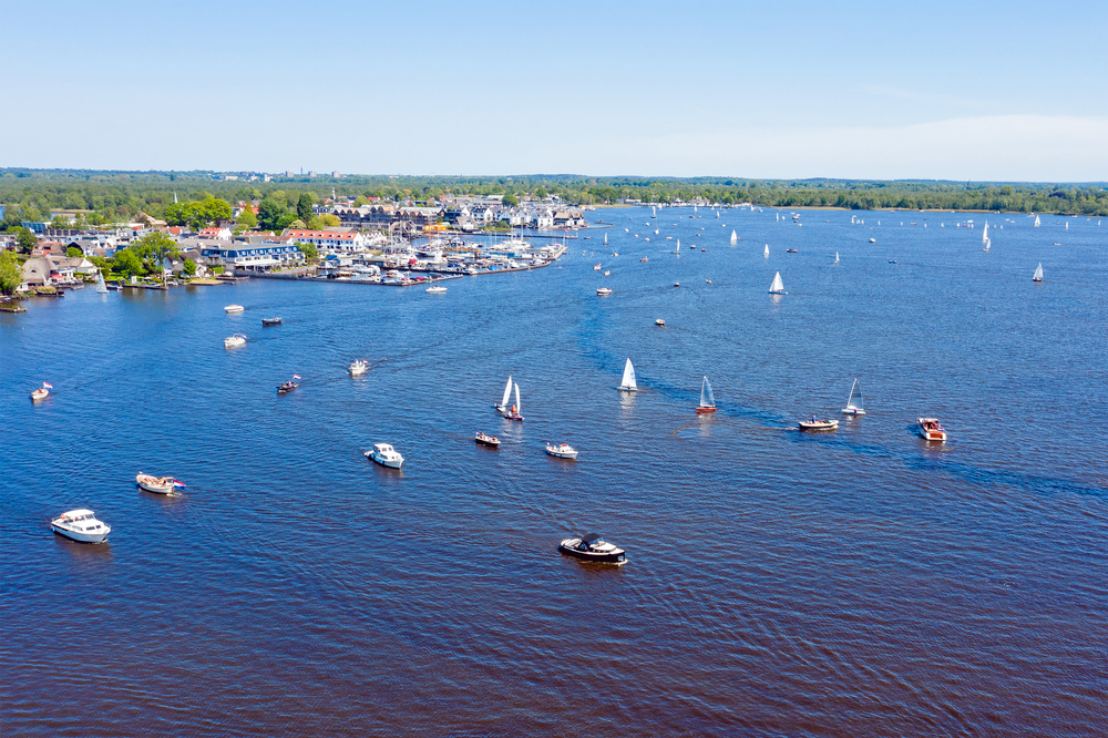 extra-handhavers-op-en-rond-loosdrechtse-plassen-door-zomers-weer-dit-weekend