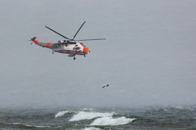 zoekactie-op-markermeer-vanwege-achtergelaten-gezonken-zeiljacht