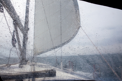 zeilboot-omgeslagen-op-oosterschelde