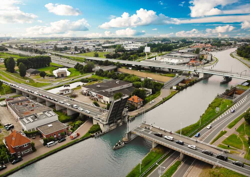 passen-en-meten-met-superjacht-project-822-door-coenecoopbrug