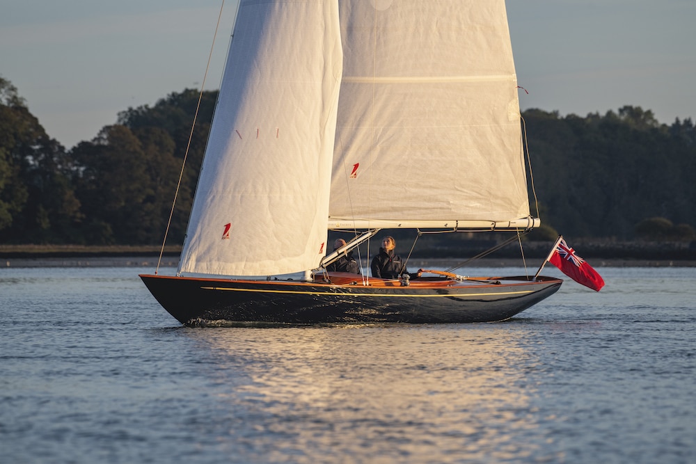 spirit-yachts-lanceert-eerste-elektrische-spirit-30-daysailer-(video)