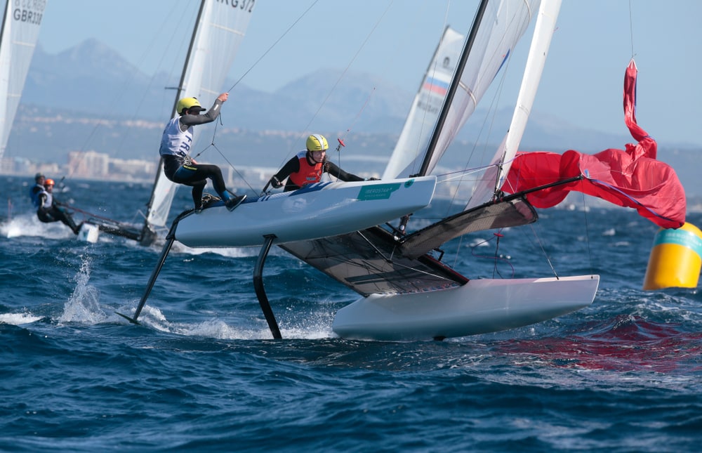 laila-van-der-meer-debuteert-op-wk-in-foilende-catamaran