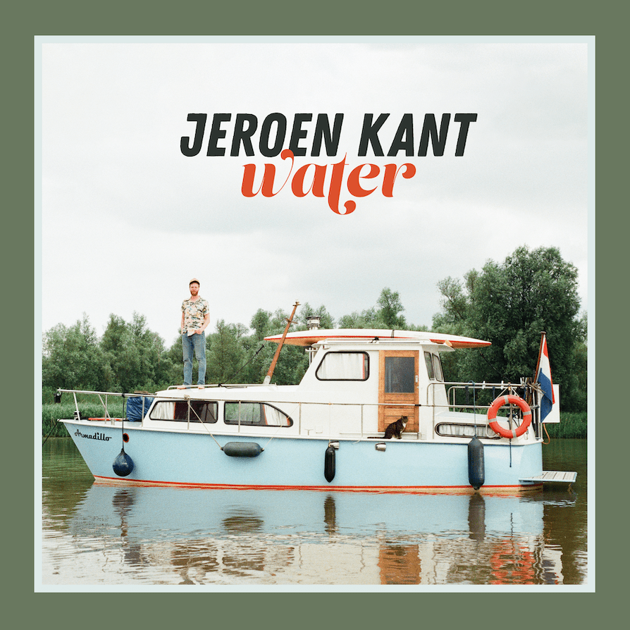 muzikant-legt-nieuw-album-vast-vanaf-zijn-boot