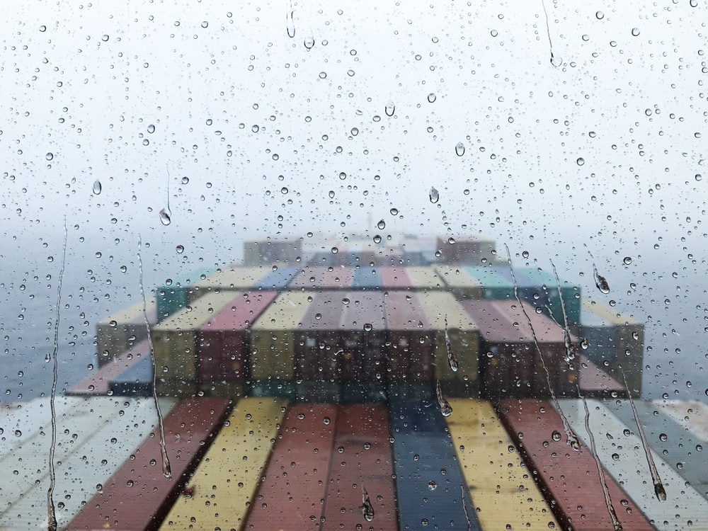 containers-waaien-van-zeeschip-nabij-vlieland