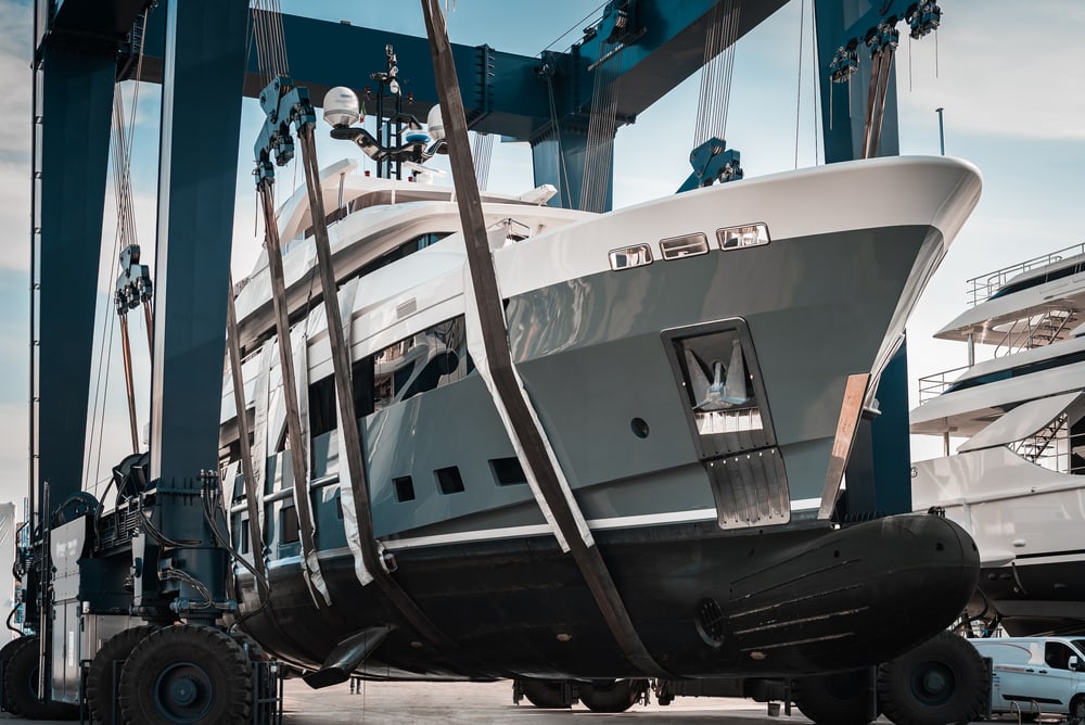 Douane legt 14 jachten op Nederlandse werven aan de ketting