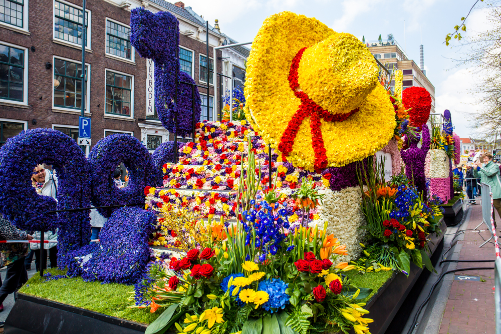 Haarlems bloemencorso trekt tienduizenden bezoekers