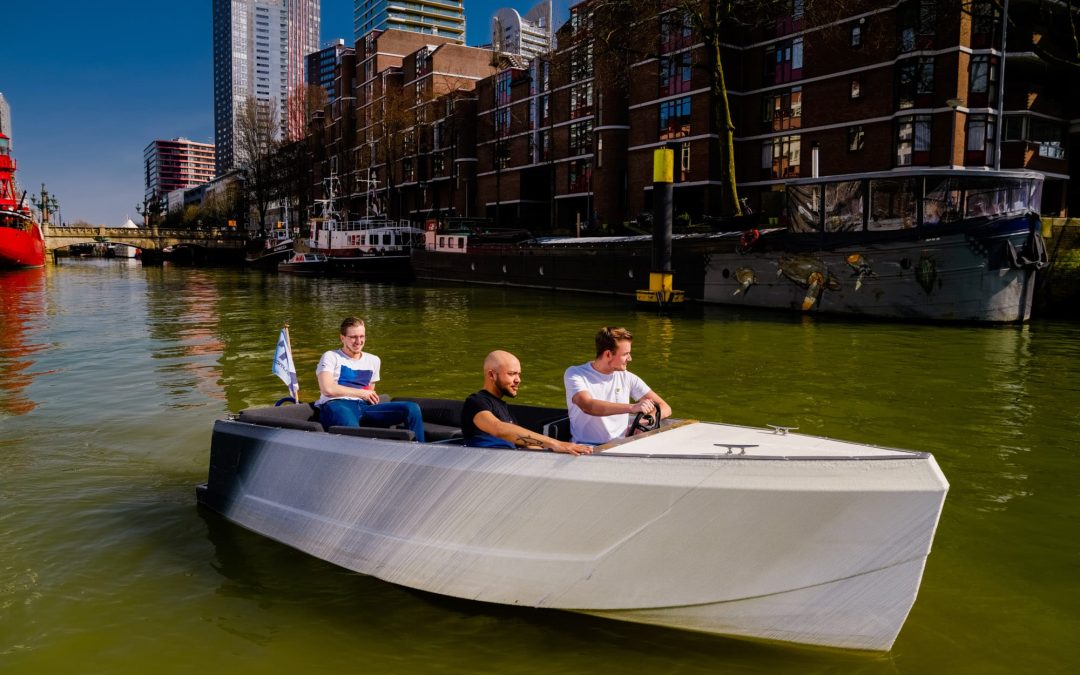 Rotterdamse Tanaruz levert eerste 3D-geprint plezierjacht van gerecycled plastic