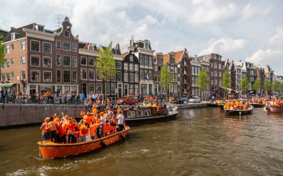 Strenge controle boten op Koningsdag in Amsterdam