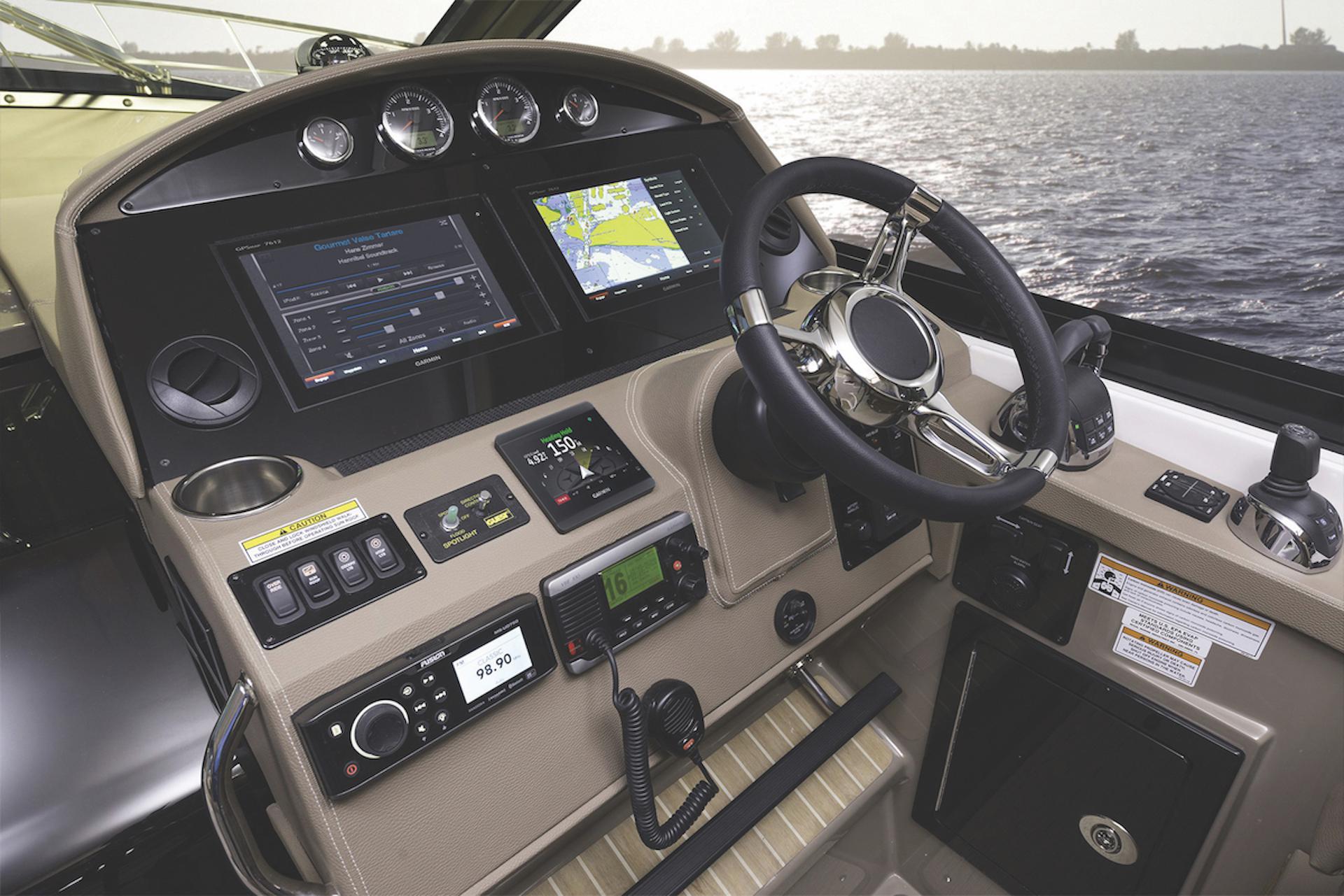 garmin-lanceert-het-premium-ghc-50-touchscreen-display