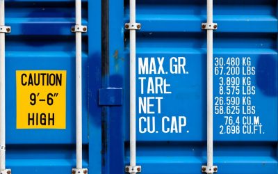 Brug over Van Starkenborghkanaal geramd door containerschip