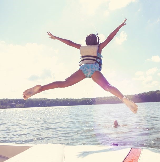 KNRM waarschuwt: spring tijdens warmte niet zomaar het water in