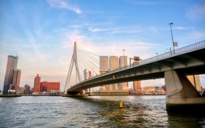 Hulpdiensten rukken uit voor aanvaring tussen schip en watertaxi