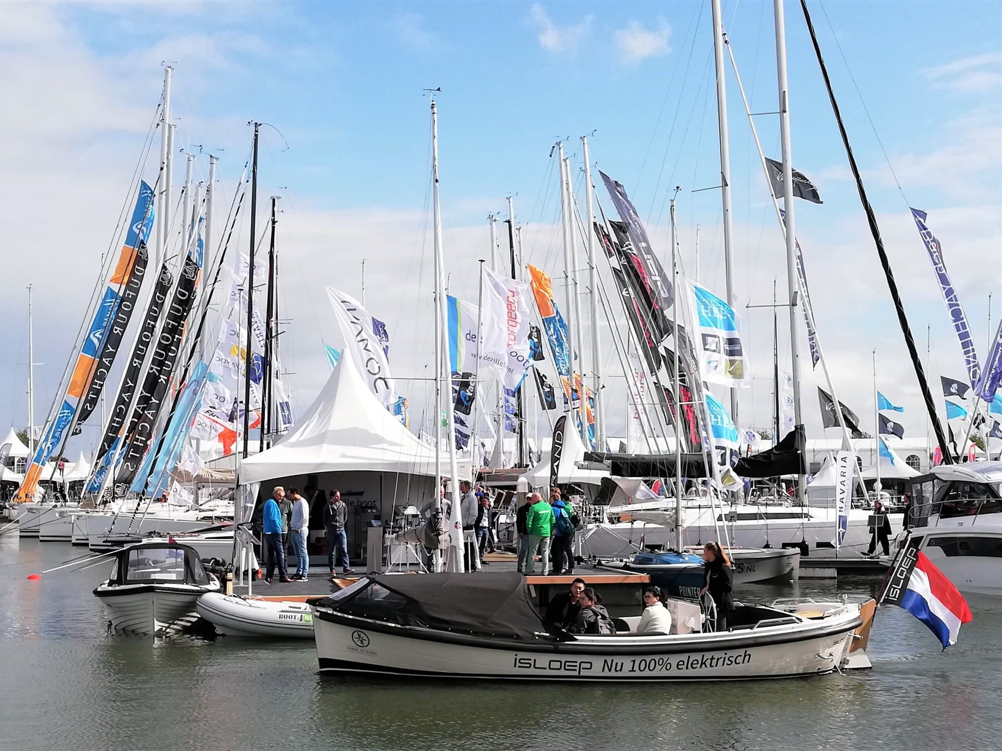 veel-elektrische-boten-en-centraal-informatiepunt-op-hiswa-te-water