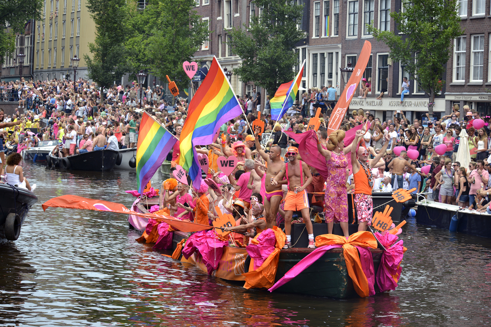 Canal Parade Amsterdam viert vandaag 25-jarig jubileum
