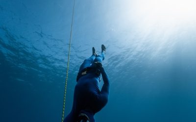 Fransman verbreekt eigen wereldrecord freediving