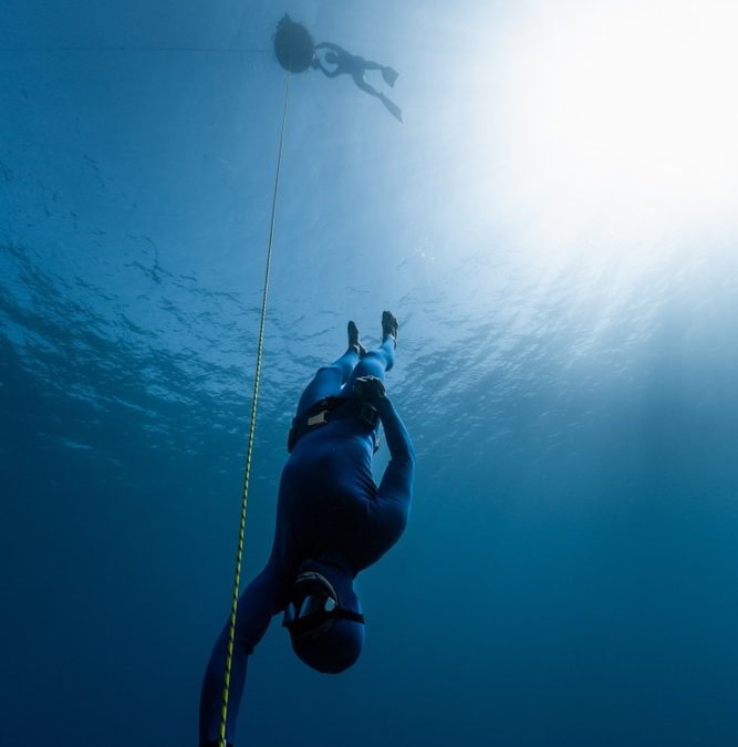 Fransman verbreekt eigen wereldrecord freediving