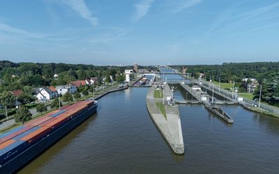 Wachttijden tot twee uur bij Vlaamse sluizen vanwege waterbesparing