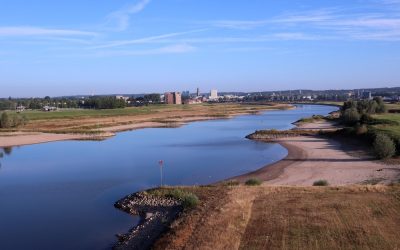 Waterstand in de Rijn zakt naar laagste punt ooit bij Lobith