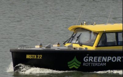 Primeur voor Rotterdam: Eerste watertaxi op waterstof in gebruik genomen