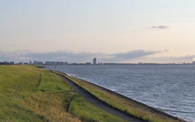 Twee mensen uit Westerschelde gered door KNRM