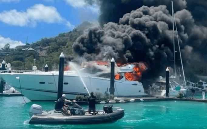 sunseeker-82-gaat-in-vlammen-op-in-australie