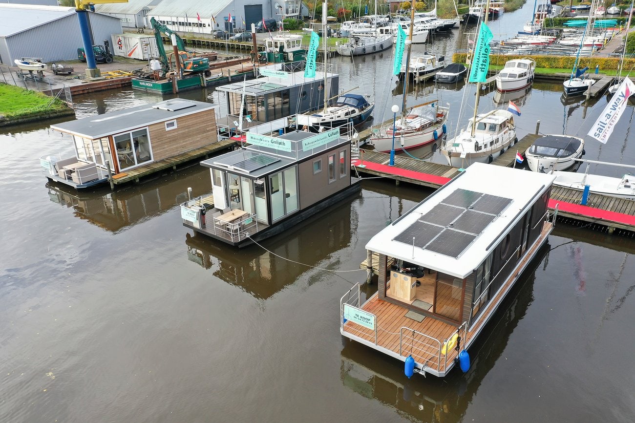 ervaar-goliath-houseboats-tijdens-motorboot-sneek