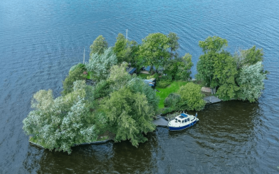 Privé-eiland te koop in de Loosdrechtse Plassen