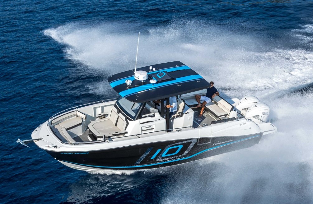 Jeanneau Cap Camarat 10.5 CC winnaar Powerboat of the Year