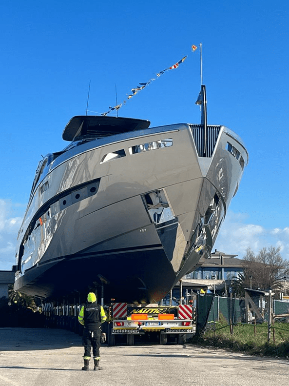 eerste-pershing-uit-de-nieuwe-gtx-serie-te-water-gelaten